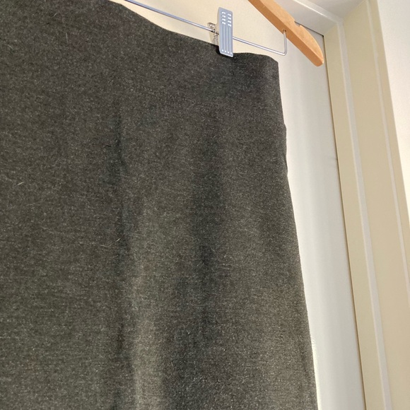Review Charcoal Grey Tube Skirt - Picture 2 of 5